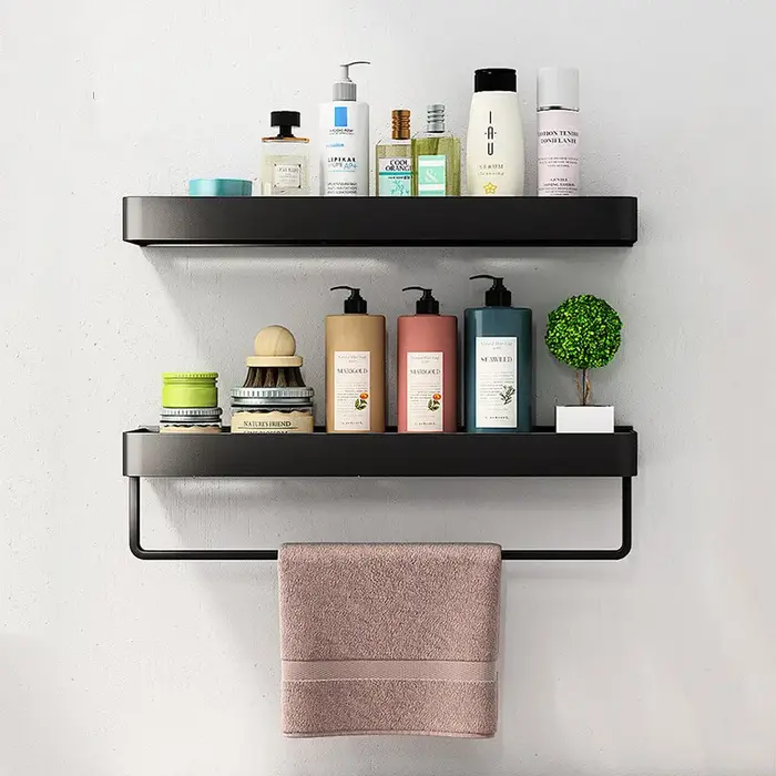Étagère de salle de bain noire