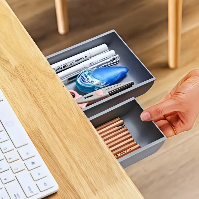 1 boîte de rangement cachée sous le bureau