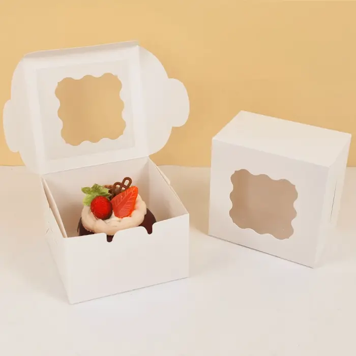 Boîtes à gâteaux blanches avec fenêtre