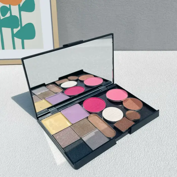 Boîte de maquillage pour fard à paupières