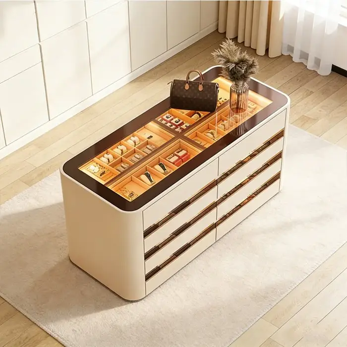 Vitrine sur pied, armoires de salon