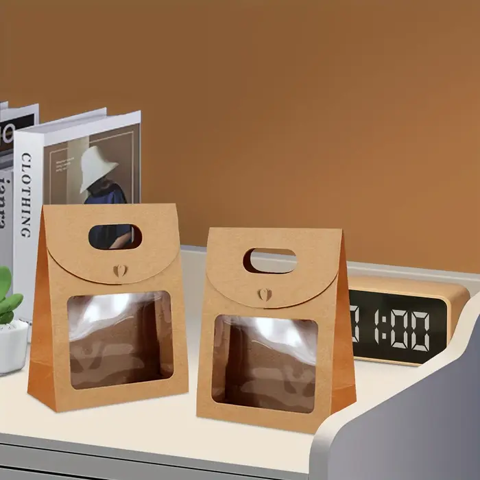 Boîtes en papier Kraft marron avec fenêtres transparentes