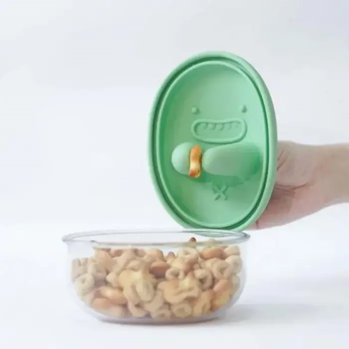 Boîte à collation mains libres, sans miettes, boîte de rangement pour collations, boîte à biscuits de dessin animé, boîte hermétique en silicone de qualité alimentaire résistante à l'humidité