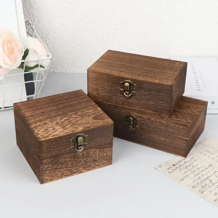 Boîte en bois vintage avec couvercle