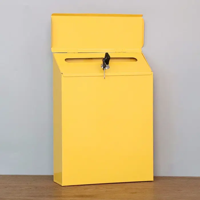 Boîte aux lettres murale moderne