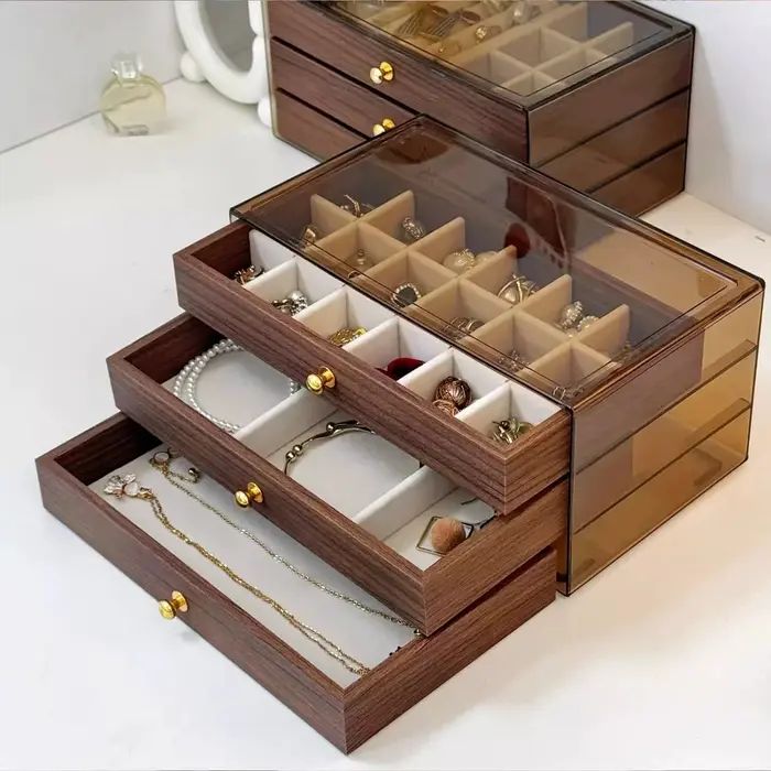 Boîte à bijoux en bois de noyer
