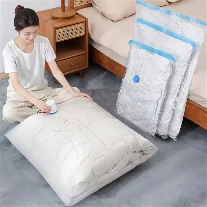 Sacs sous vide pour le rangement des vêtements