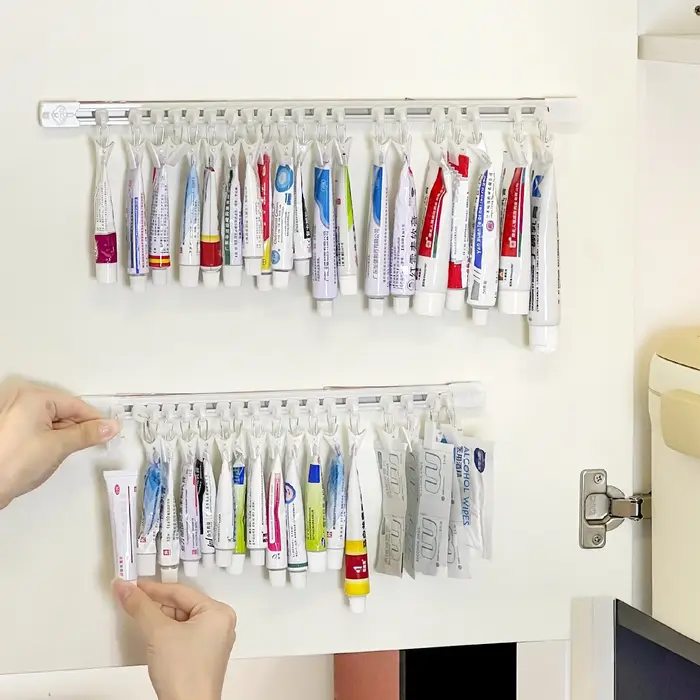 Étagère de rangement pour pommades de type coulissant suspendu
