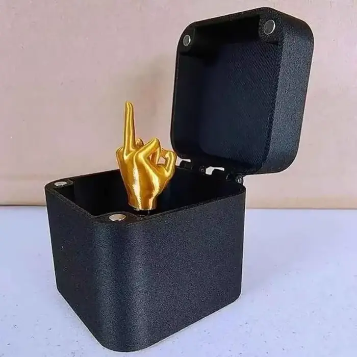 Boîte cadeau pop-up au milieu