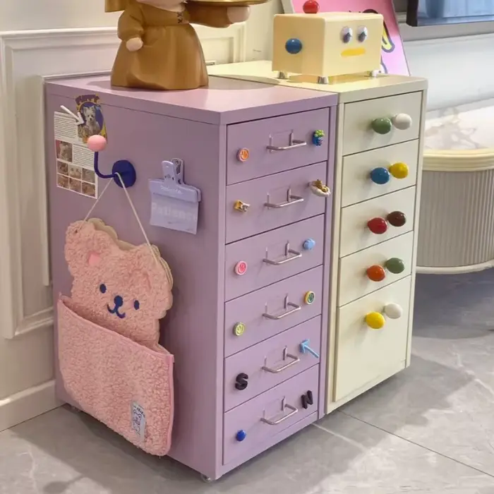 Armoire à tiroirs en fer