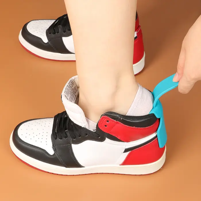 Chausse-pied paresseux en plastique coloré unisexe