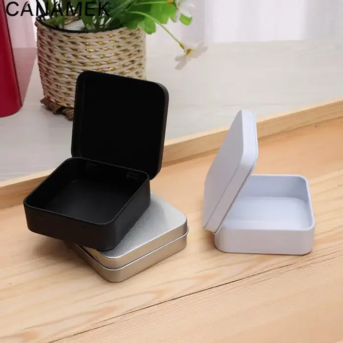 Petite boîte carrée en fer portable