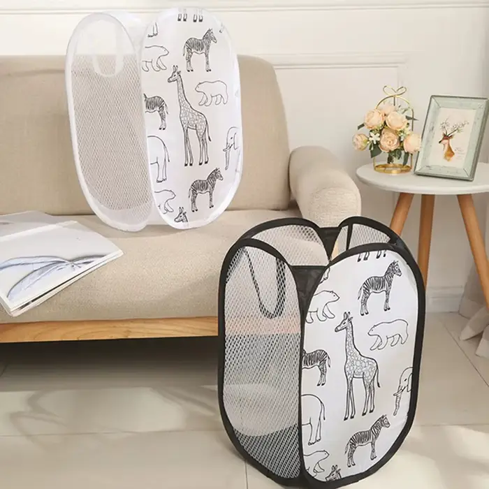 Mir de rangement pour vêtements sales à la maison