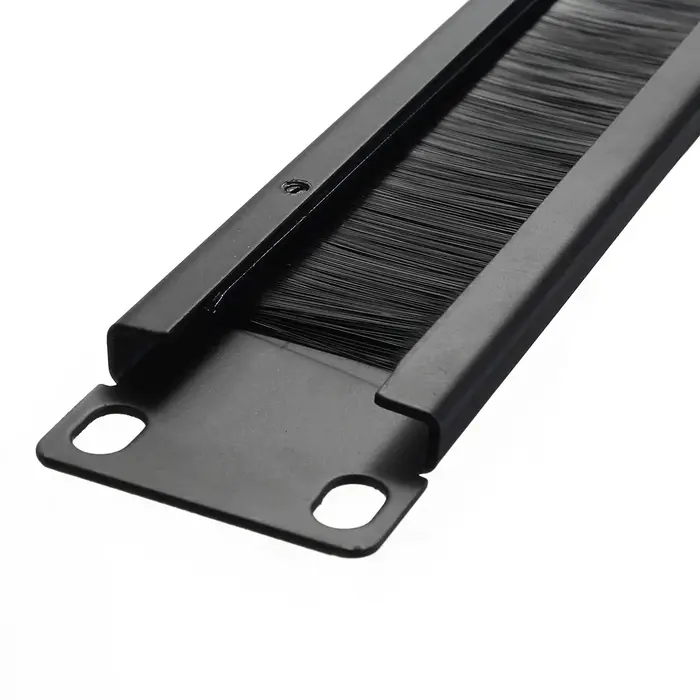 Fente de barre de panneau de brosse d'armoire de réseau d'IT de bâti de rack de 1U 19 pouces pour la gestion des câbles