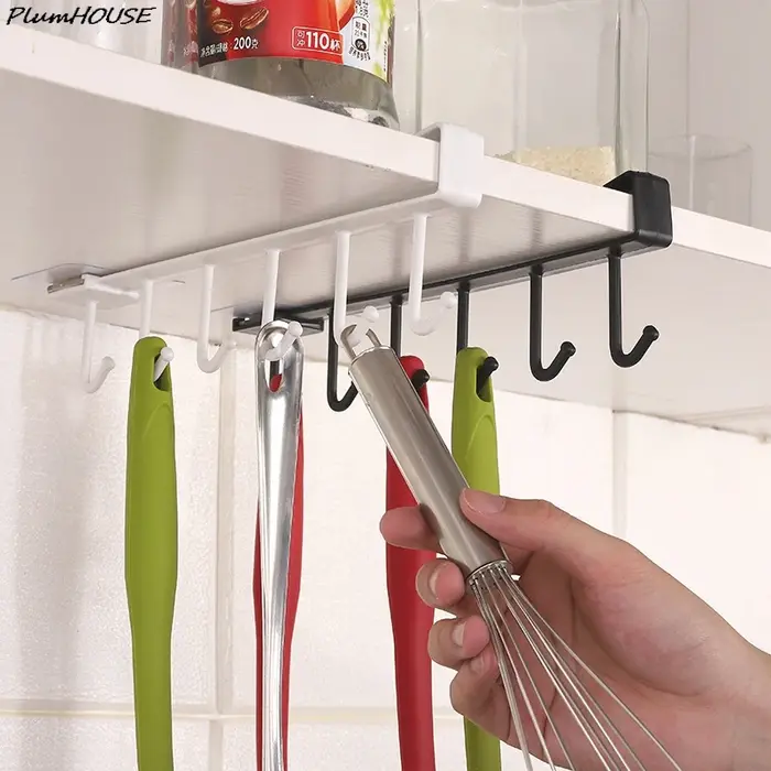 Étagère de rangement en plastique sous les étagères