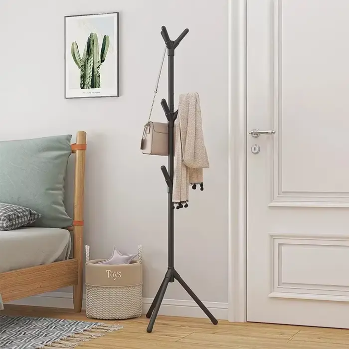 Porte-vêtements sur pied en forme de branche d'arbre