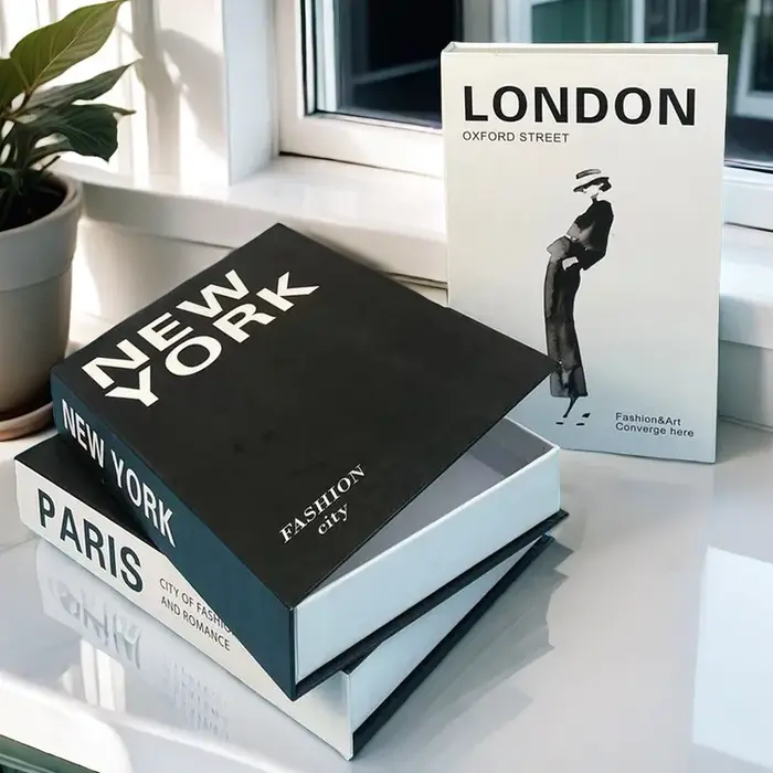 Boîte de rangement de faux livres de luxe ouverte
