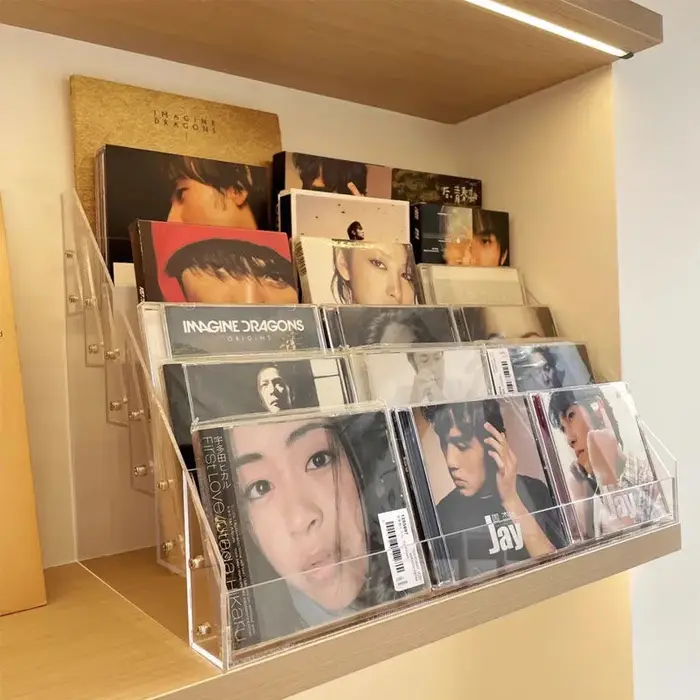 Meuble de présentation pour albums CD